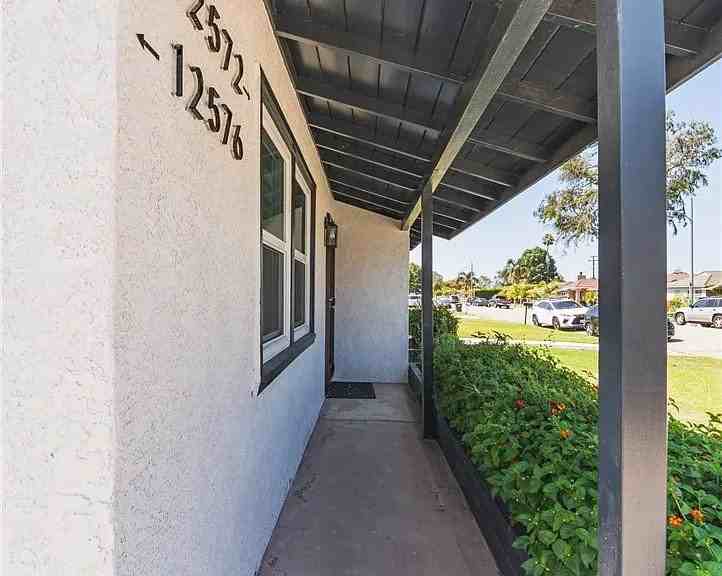 12572 Barbara Ave - Photo 7 of 19