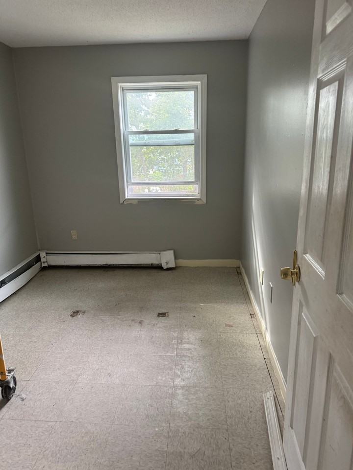 162 Branch St #REAR - Photo 3 of 8