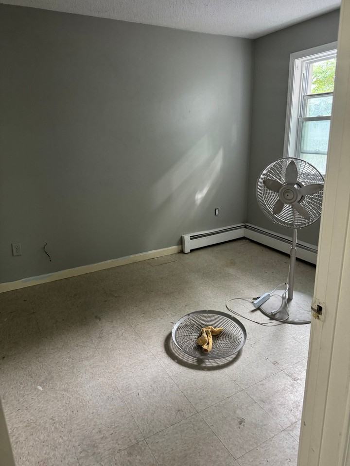 162 Branch St #REAR - Photo 4 of 8
