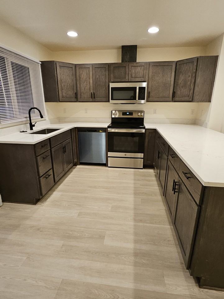 1803 Pacific Ave N #1 - Photo 4 of 13