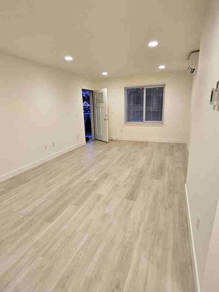 1803 Pacific Ave N #1 - Photo 5 of 13