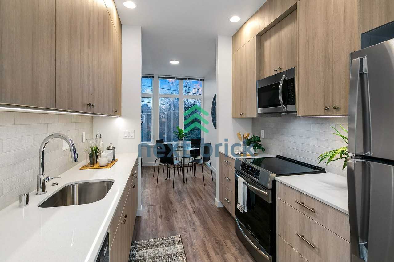 2505 E Union St #D - Photo 4 of 11