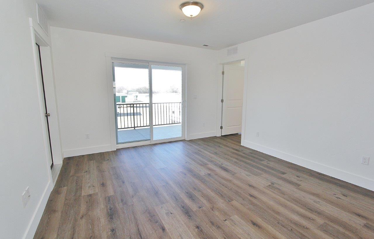 1060 Bighorn St #D - Photo 2 of 20