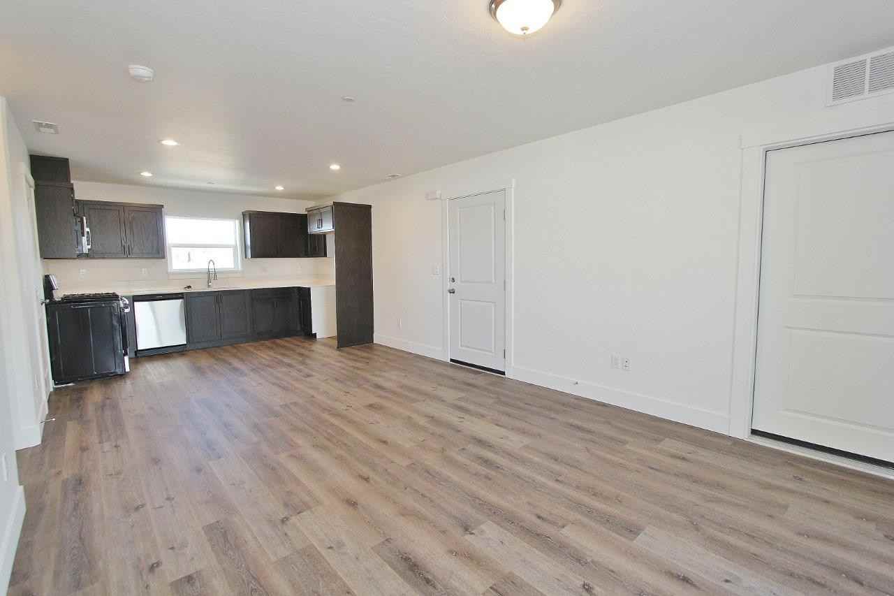 1060 Bighorn St #D - Photo 5 of 20