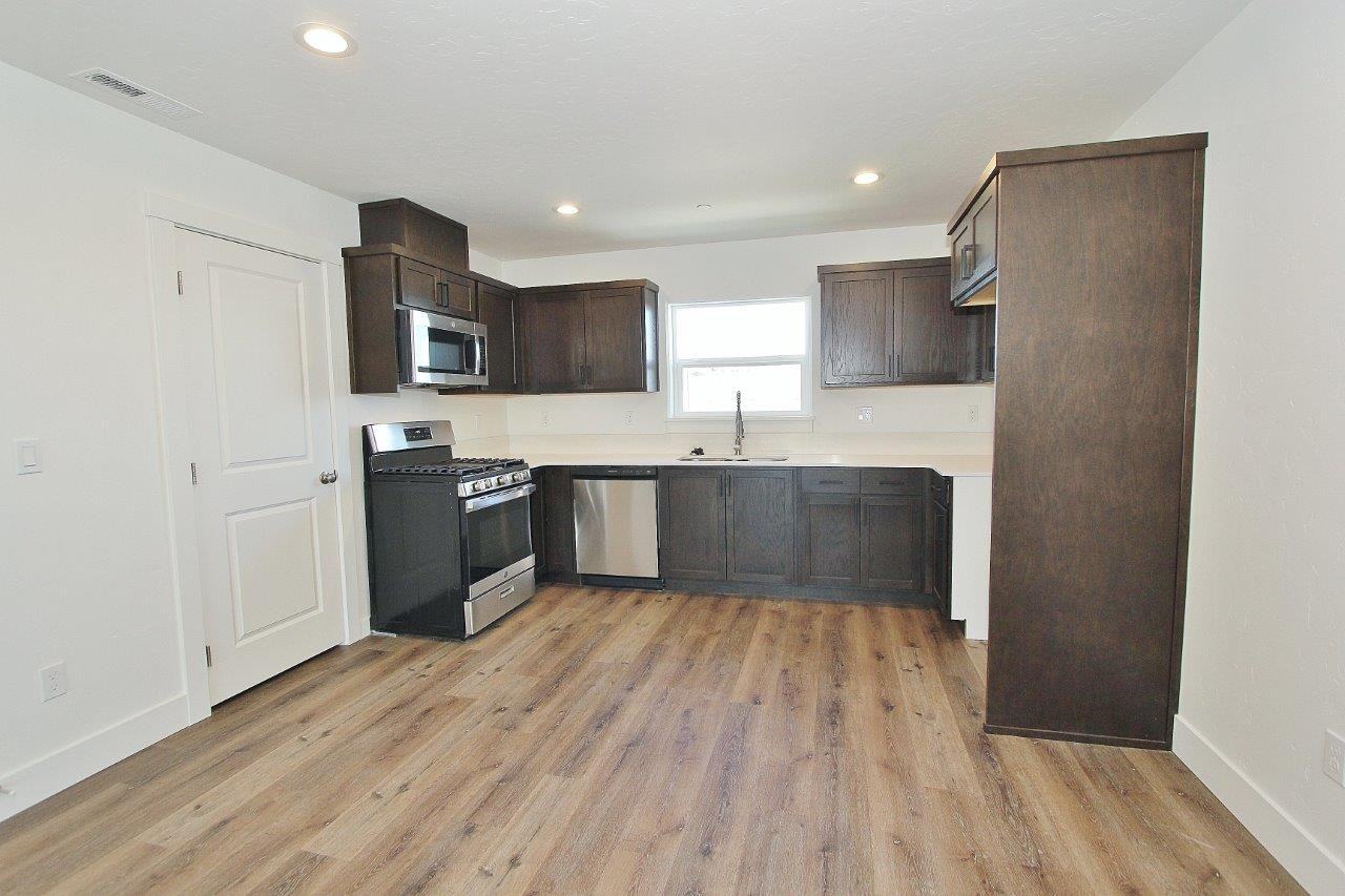 1060 Bighorn St #D - Photo 6 of 20