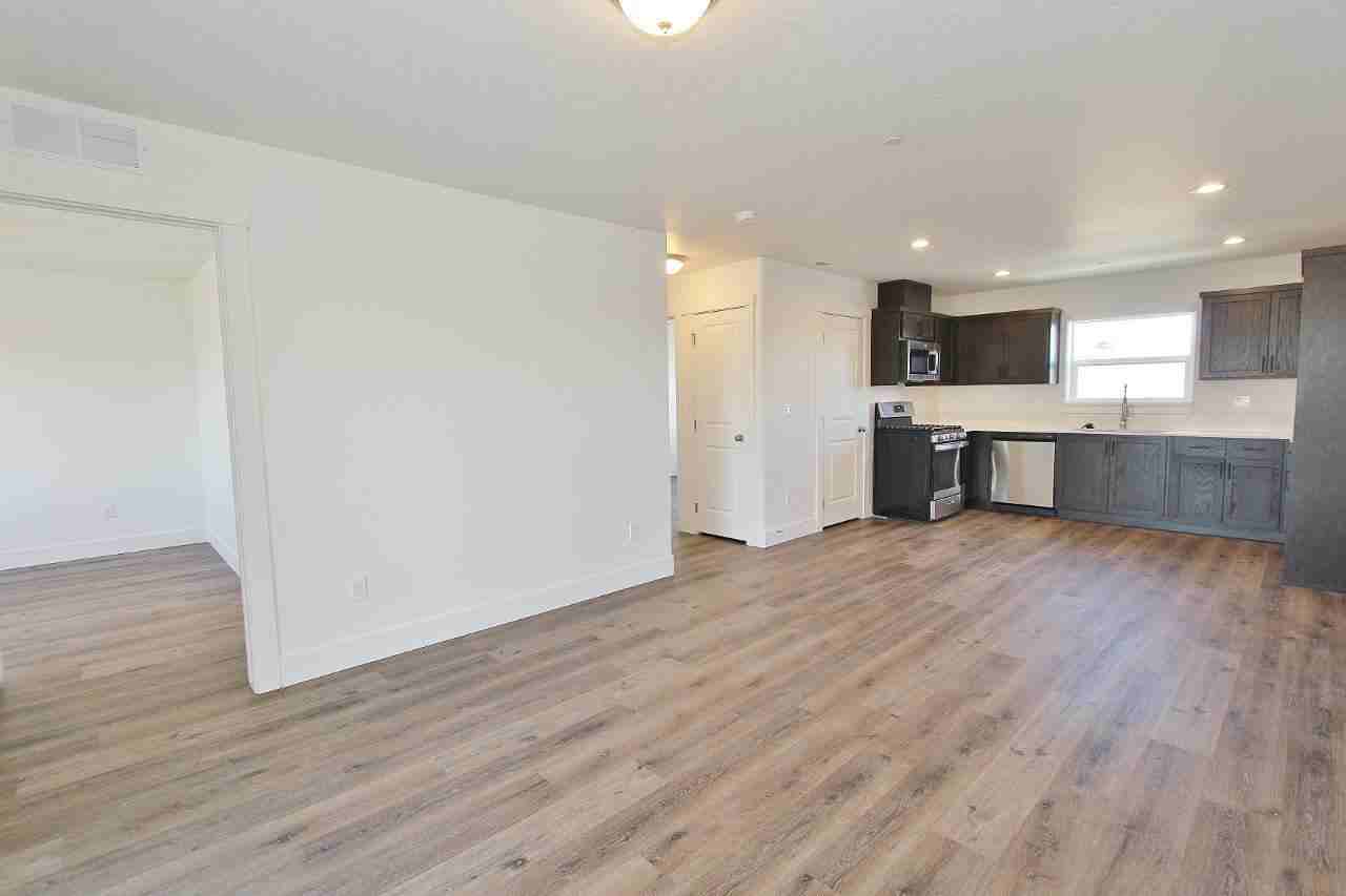 1060 Bighorn St #D - Photo 7 of 20