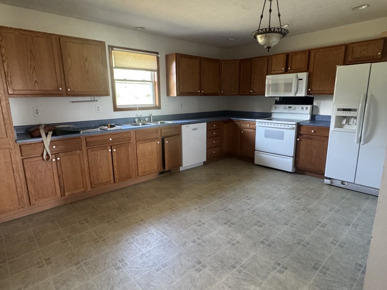 641 S Airport Rd - Photo 3 of 3
