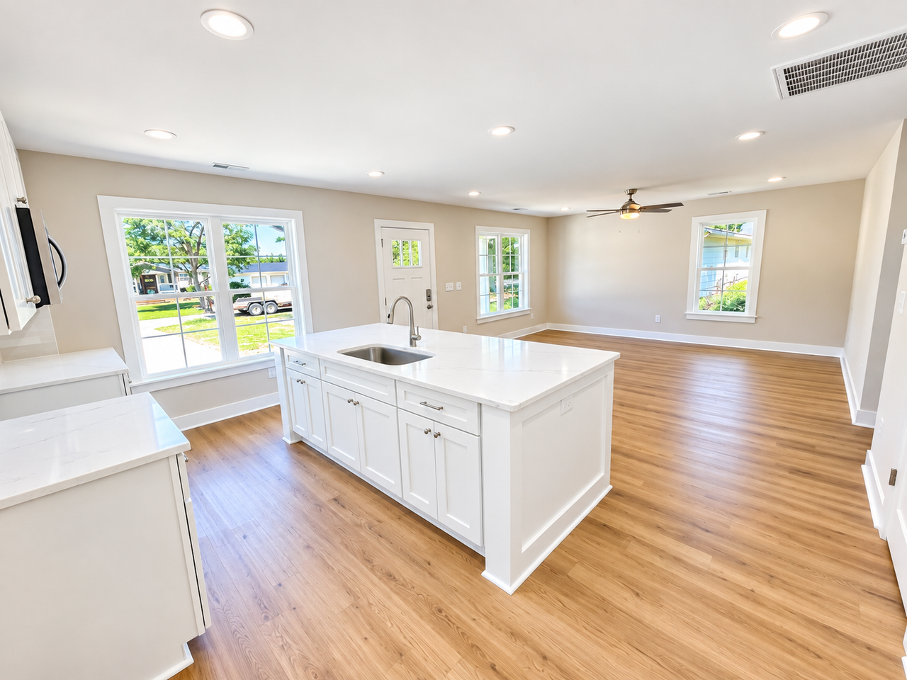 104 N Davis St #B - Photo 2 of 17