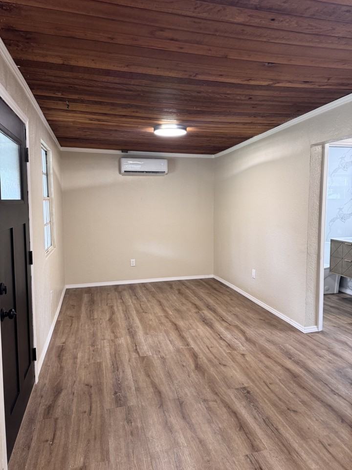 1506 Orange Blossom Ave - Photo 6 of 19
