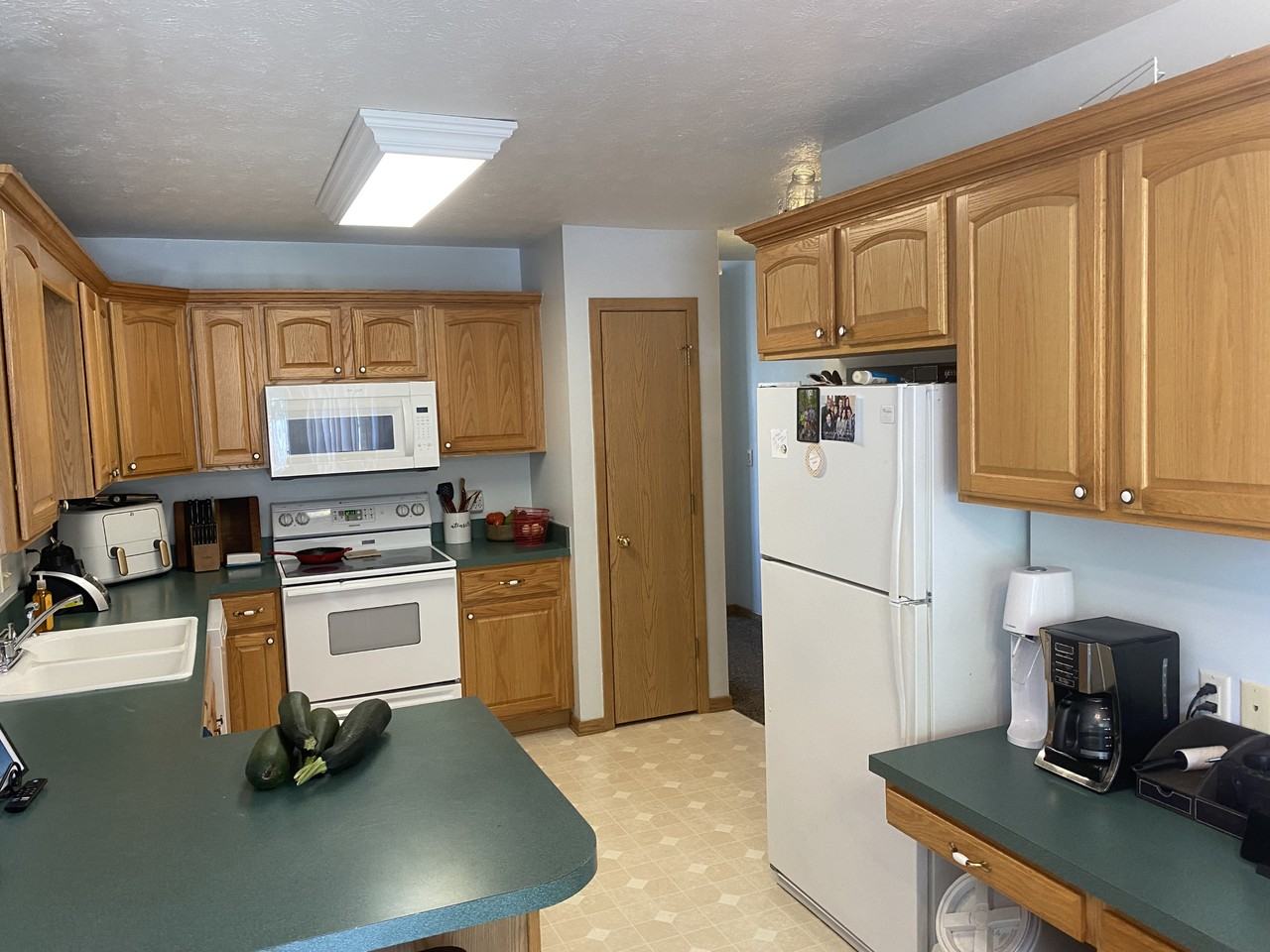 2134 E Dodge St - Photo 3 of 6