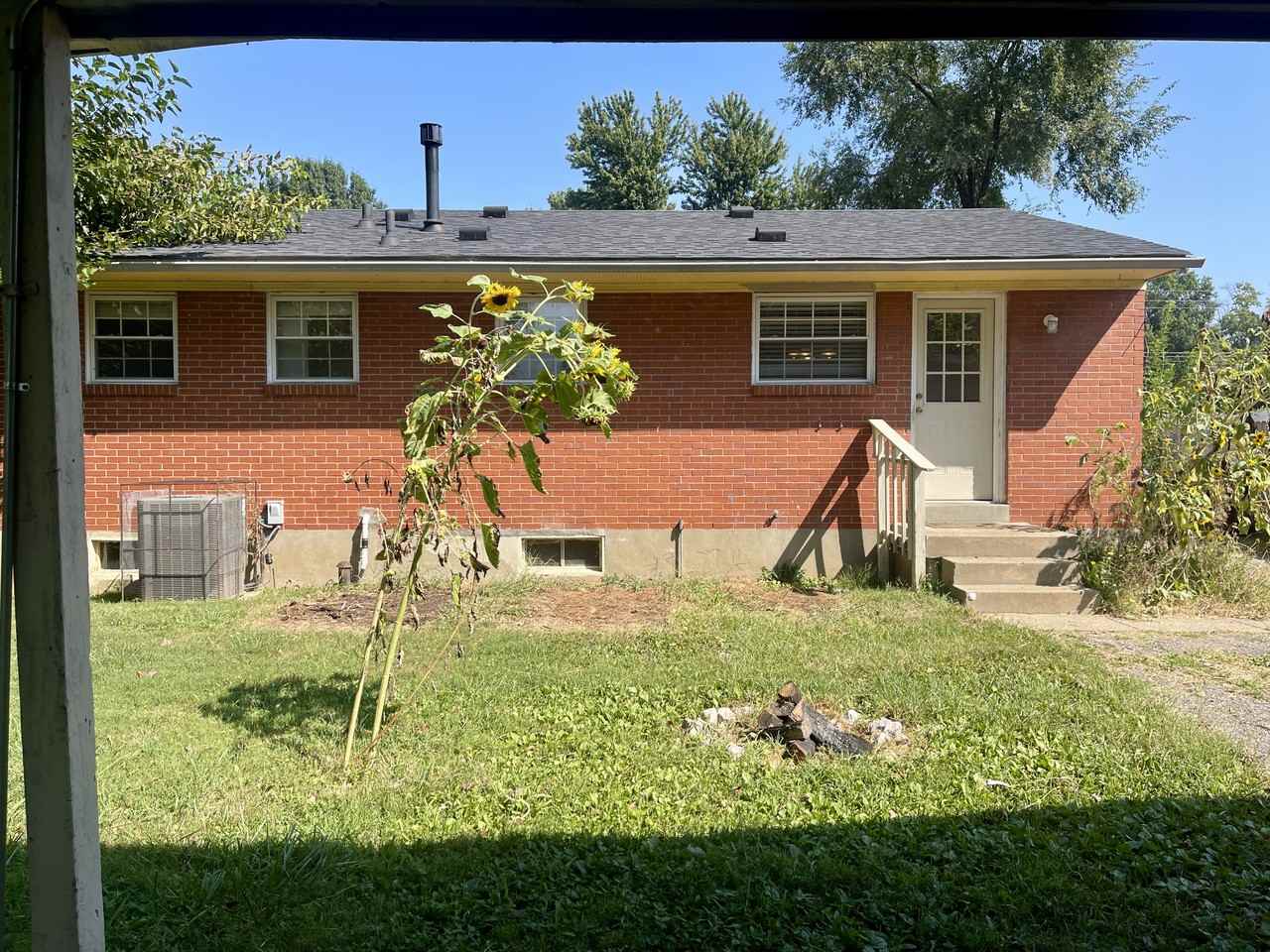 5208 Regent Way - Photo 3 of 20
