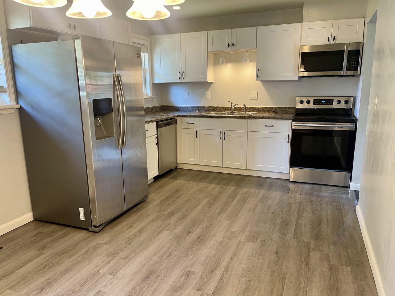 5208 Regent Way - Photo 7 of 20