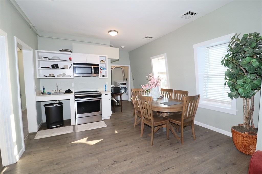 44 South St #2 - Photo 4 of 17