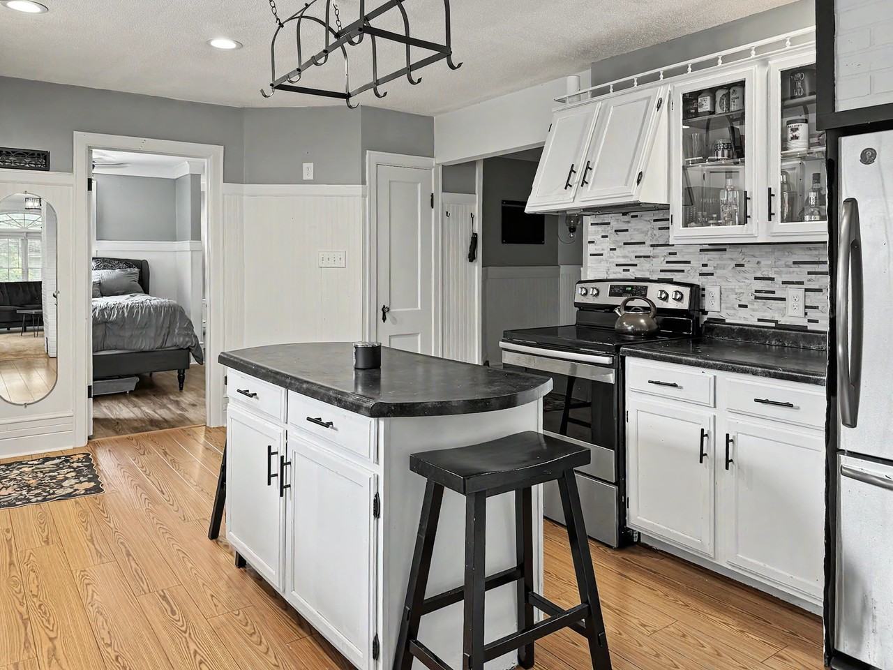 600 5th Ave Sw - Photo 4 of 23