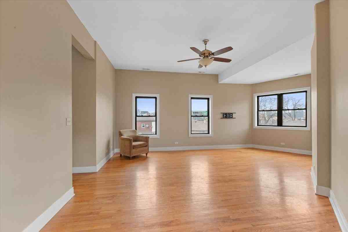 1046 North Milwaukee Avenue, Unit 3 - Photo 5 of 13