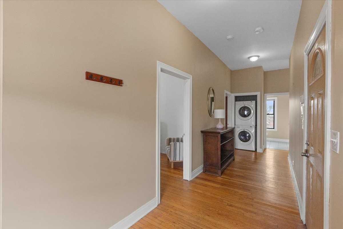 1046 North Milwaukee Avenue, Unit 3 - Photo 6 of 13