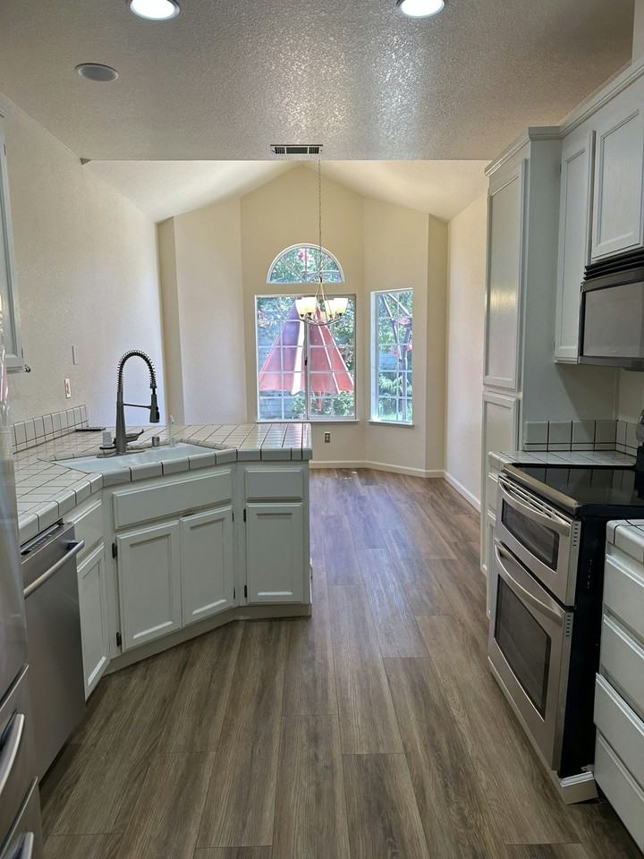 2632 Heritage Park Circle - Photo 6 of 29