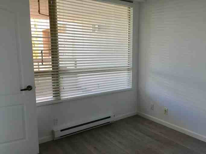 6191 Buswell St - Photo 5 of 8