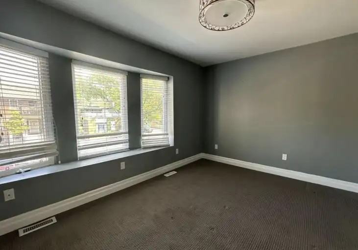1531 Queen St E - Photo 5 of 12