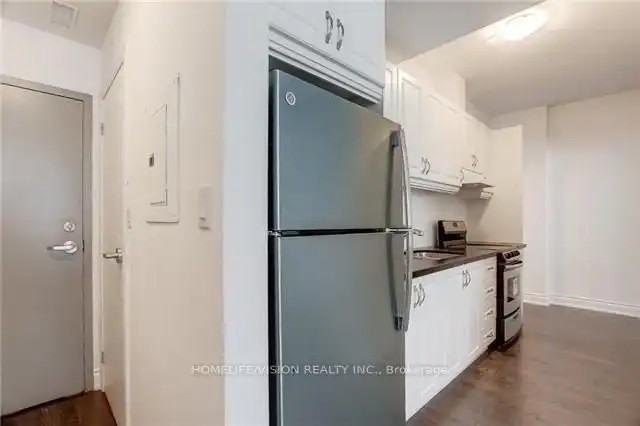 683 Danforth Ave #201 - Photo 2 of 9