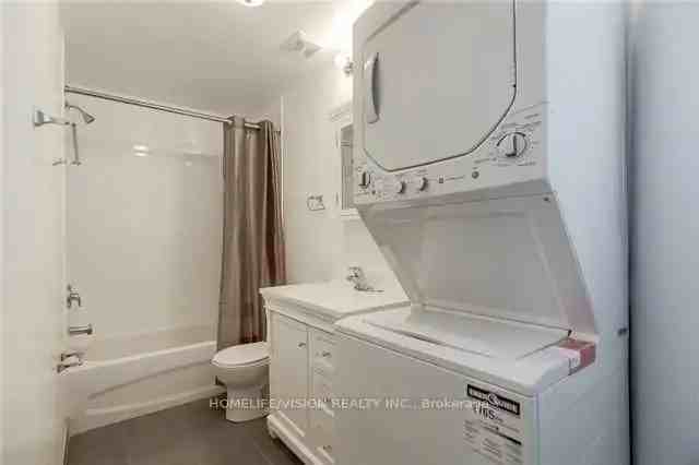 683 Danforth Ave #201 - Photo 3 of 9