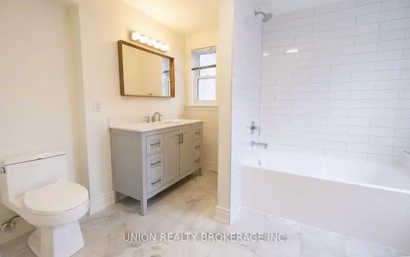 368 Main St #A - Photo 5 of 10