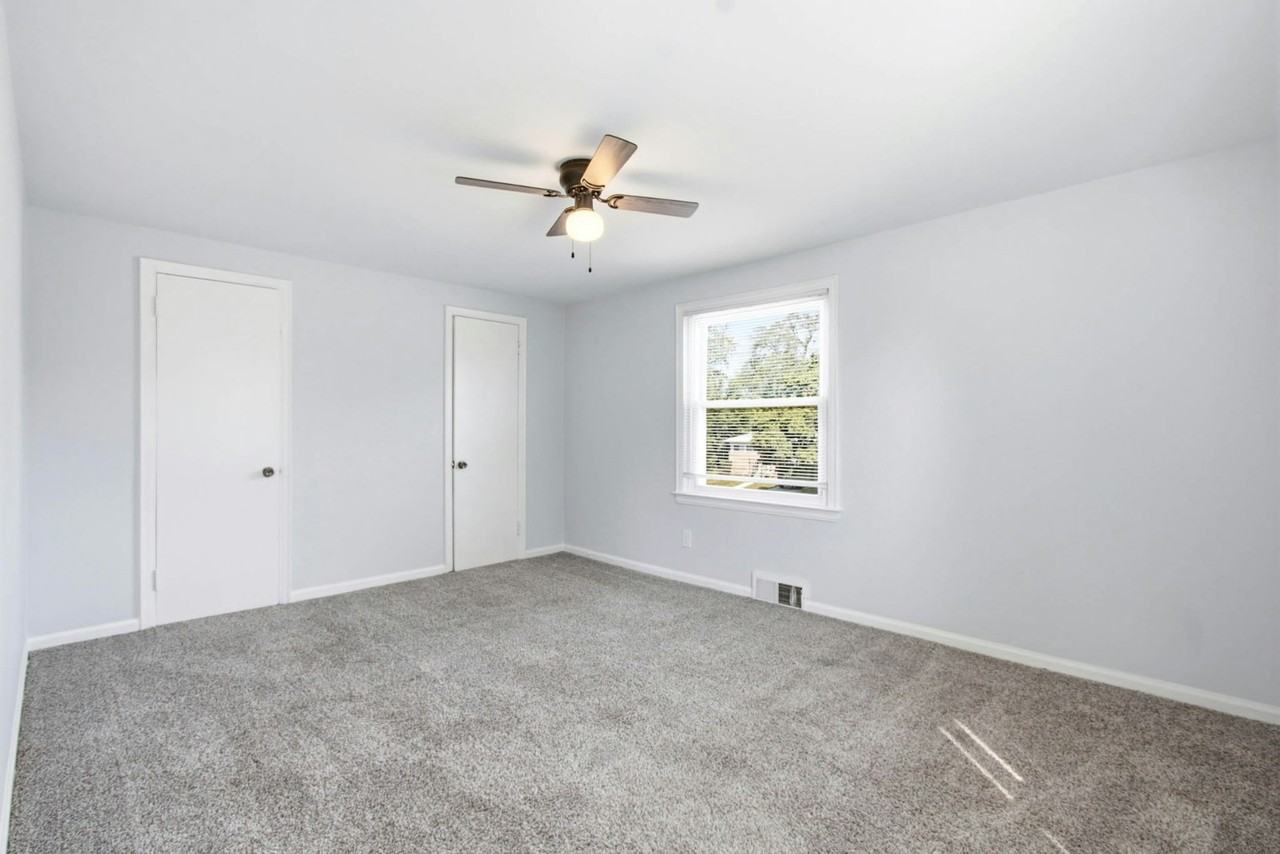 10517 Curtis Street - Photo 6 of 11