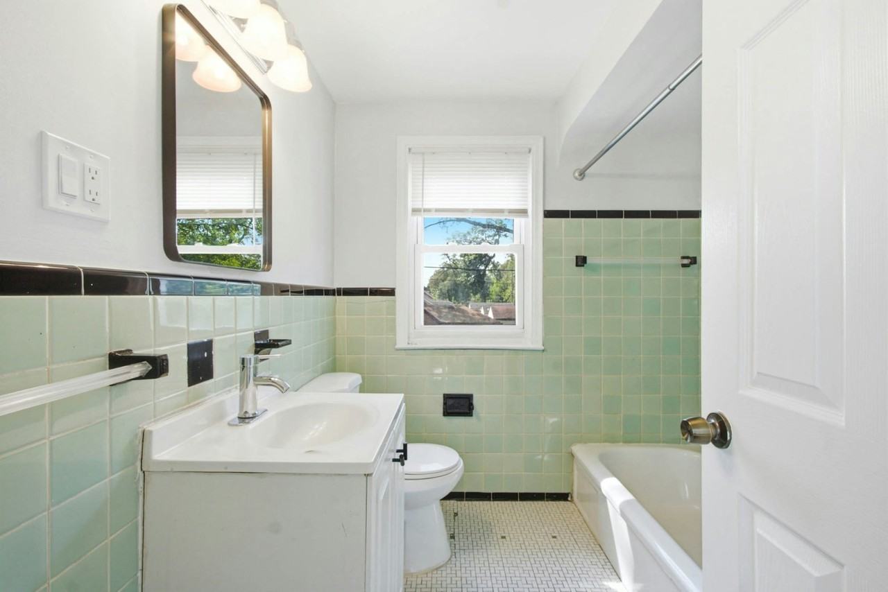 10517 Curtis Street - Photo 7 of 11