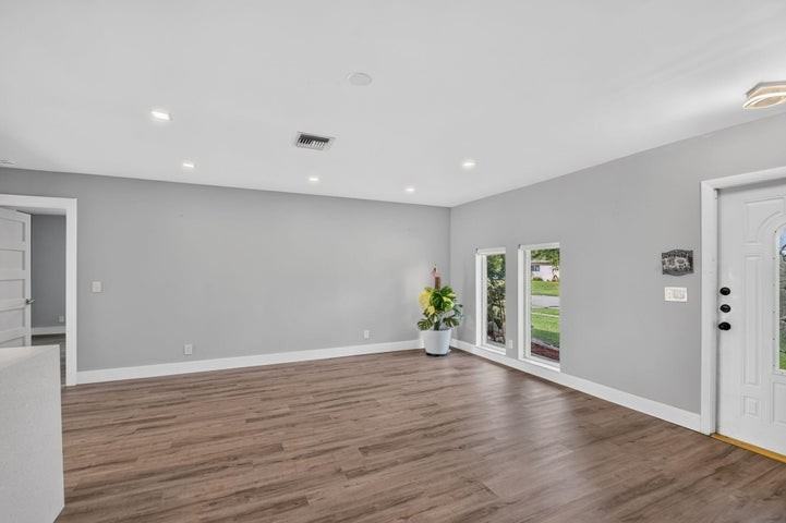 14624 Country Side Lane - Photo 4 of 8