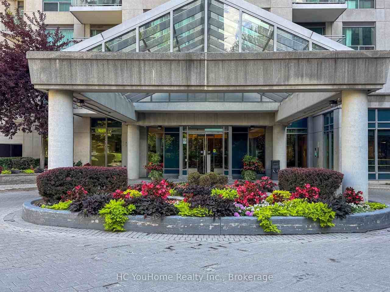 21 Hillcrest Avenue #1804 - Photo 4 of 29