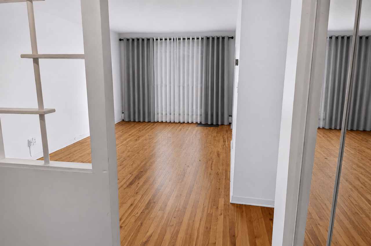 3475 rue Ivan Franko - Photo 3 of 11