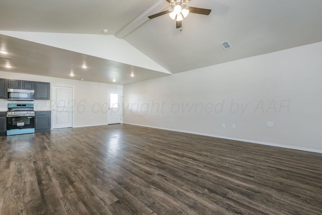 4401 Sunset St - Photo 2 of 19