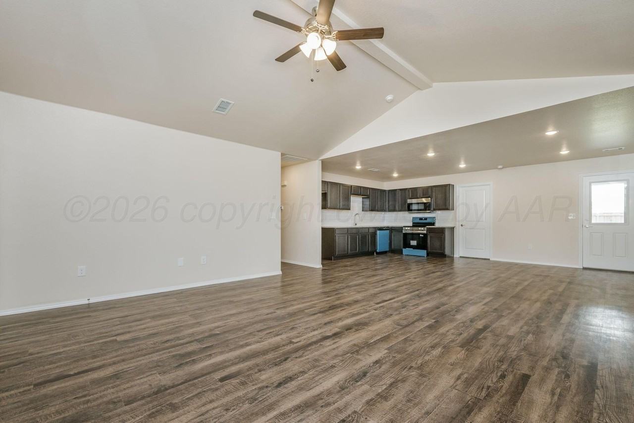 4401 Sunset St - Photo 3 of 19