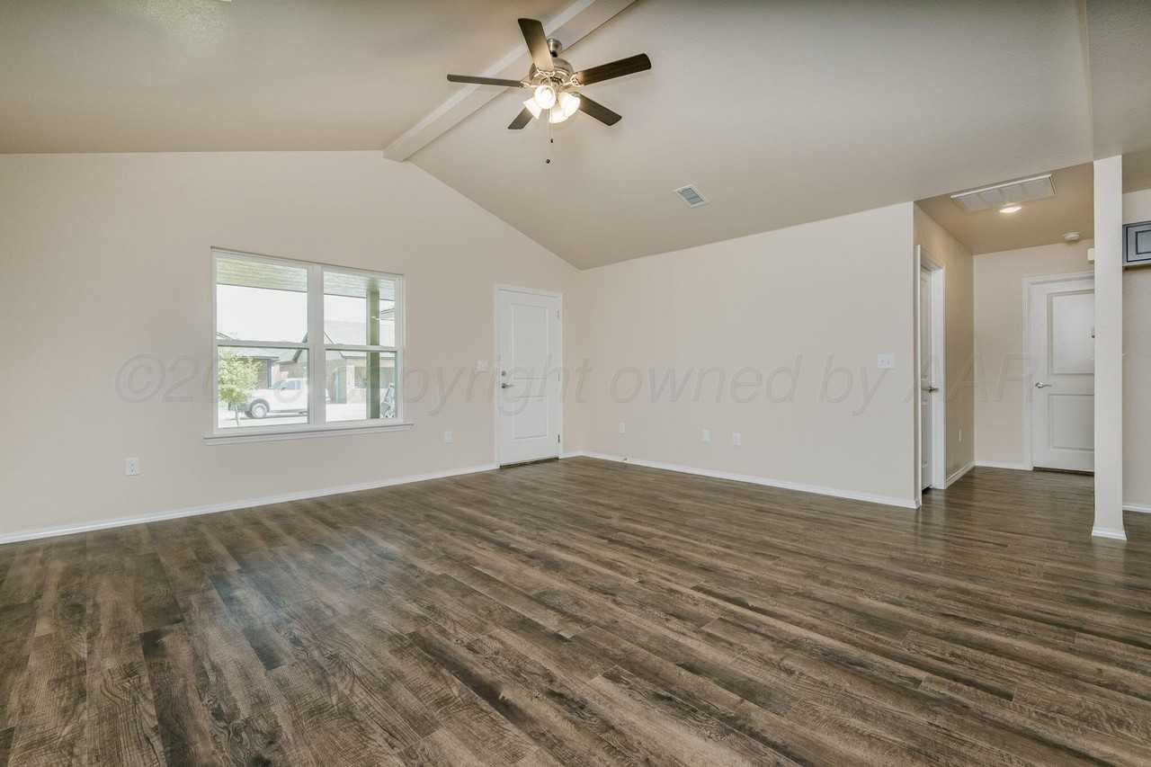 4401 Sunset St - Photo 4 of 19