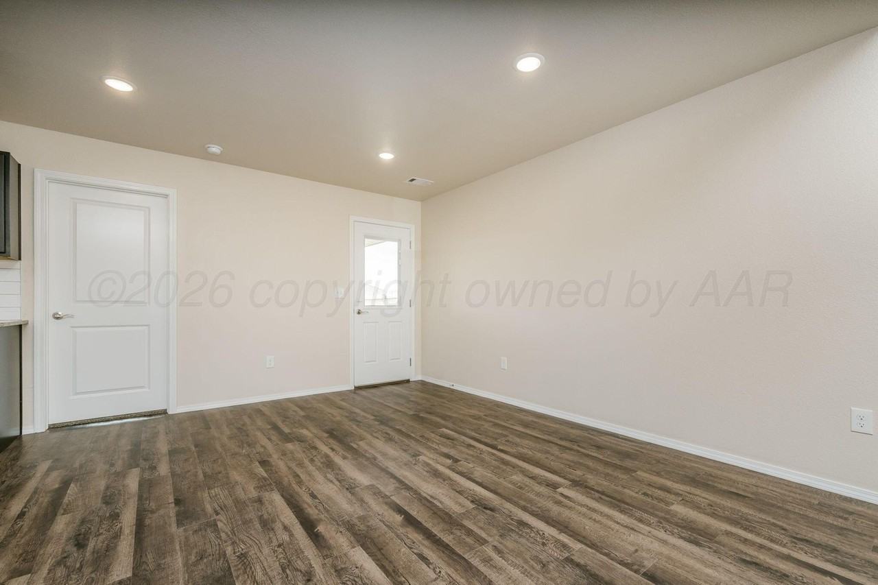 4401 Sunset St - Photo 5 of 19