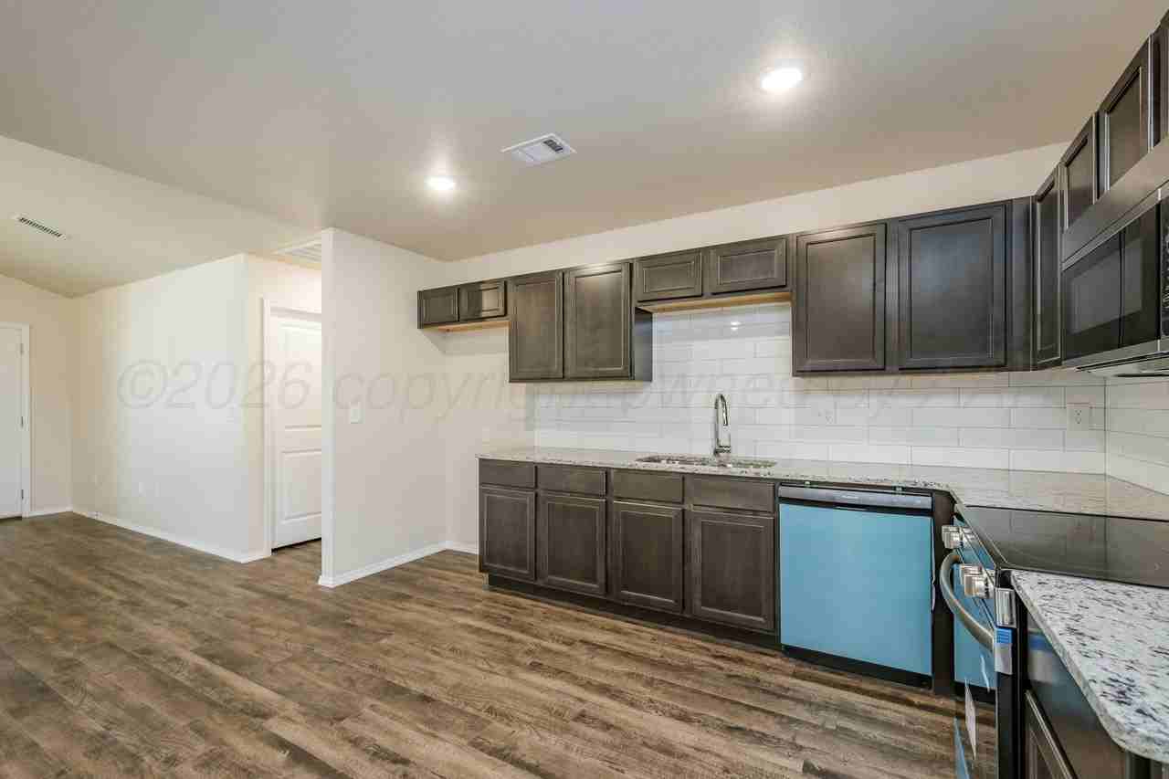 4401 Sunset St - Photo 7 of 19