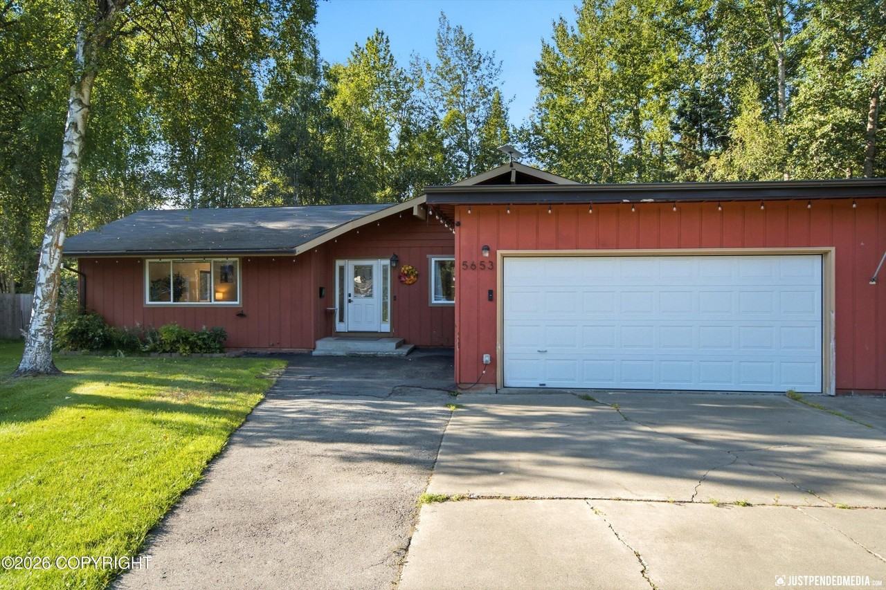 5653 Renee Cir - Photo 2 of 48