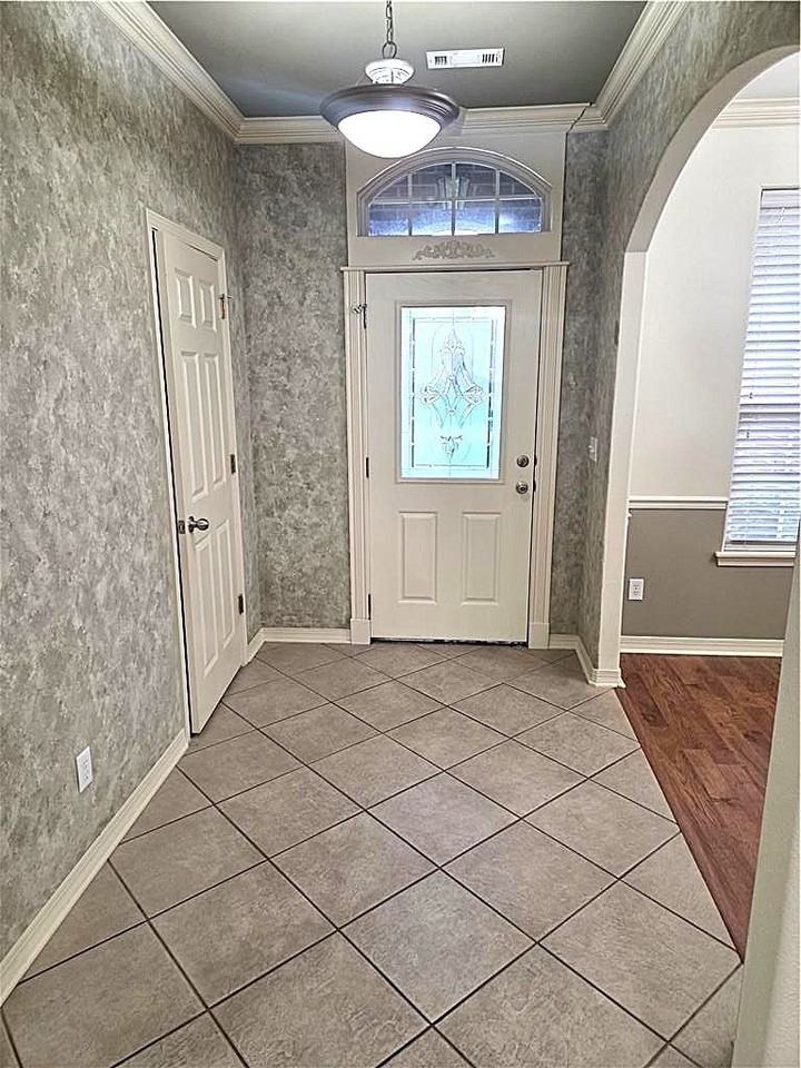3219 W Thornbrook St - Photo 5 of 12