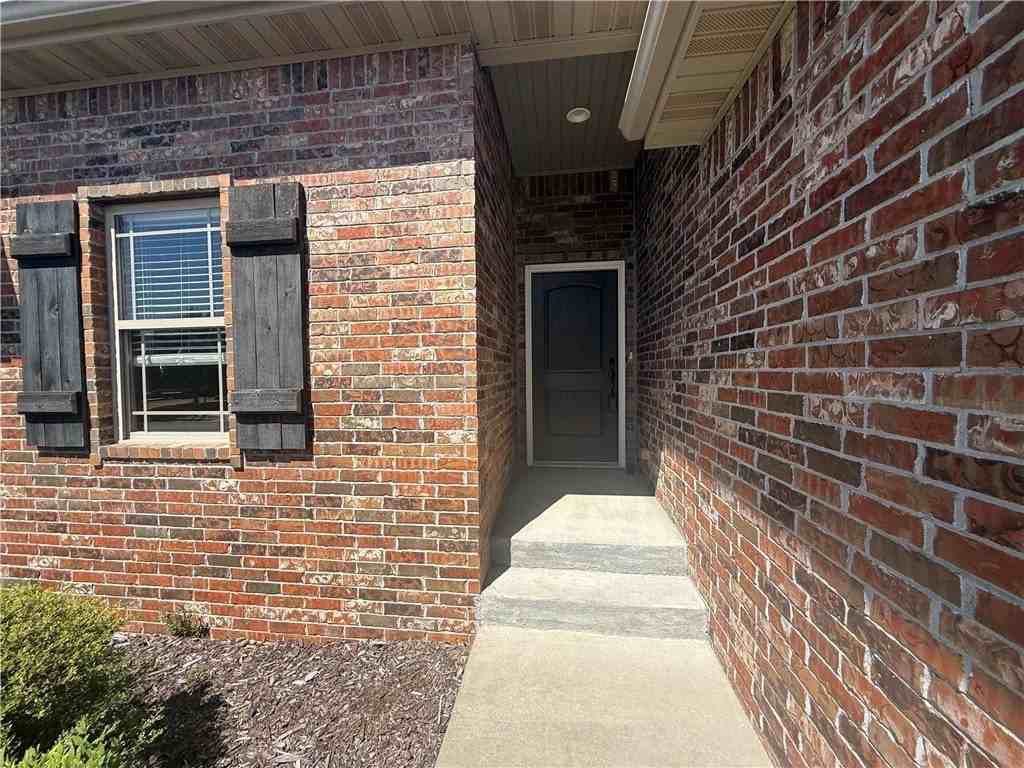1520 Amber Way - Photo 2 of 22