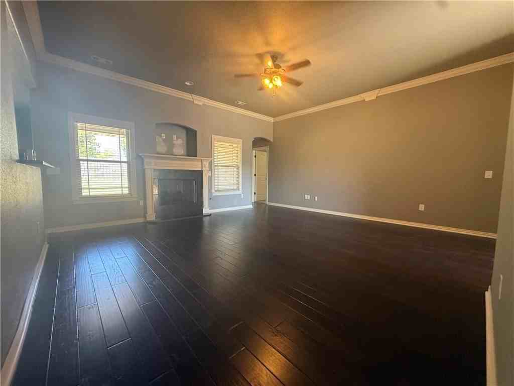 1520 Amber Way - Photo 5 of 22