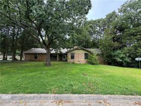 2405 E Gentle Oaks Ln - Photo 1 of 1