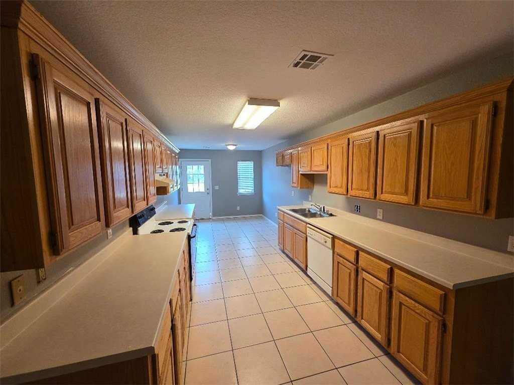 602 Paige Pl #B - Photo 3 of 7