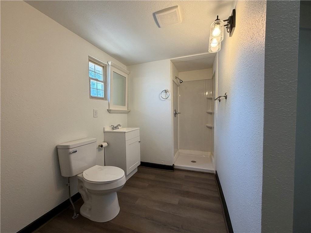 401 E Twin Springs St #3 - Photo 3 of 10