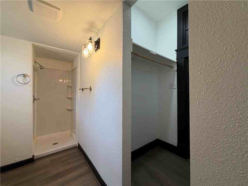 401 E Twin Springs St #3 - Photo 4 of 10