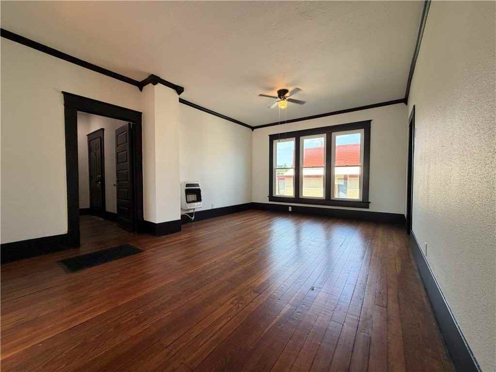 401 E Twin Springs St #4 - Photo 3 of 19