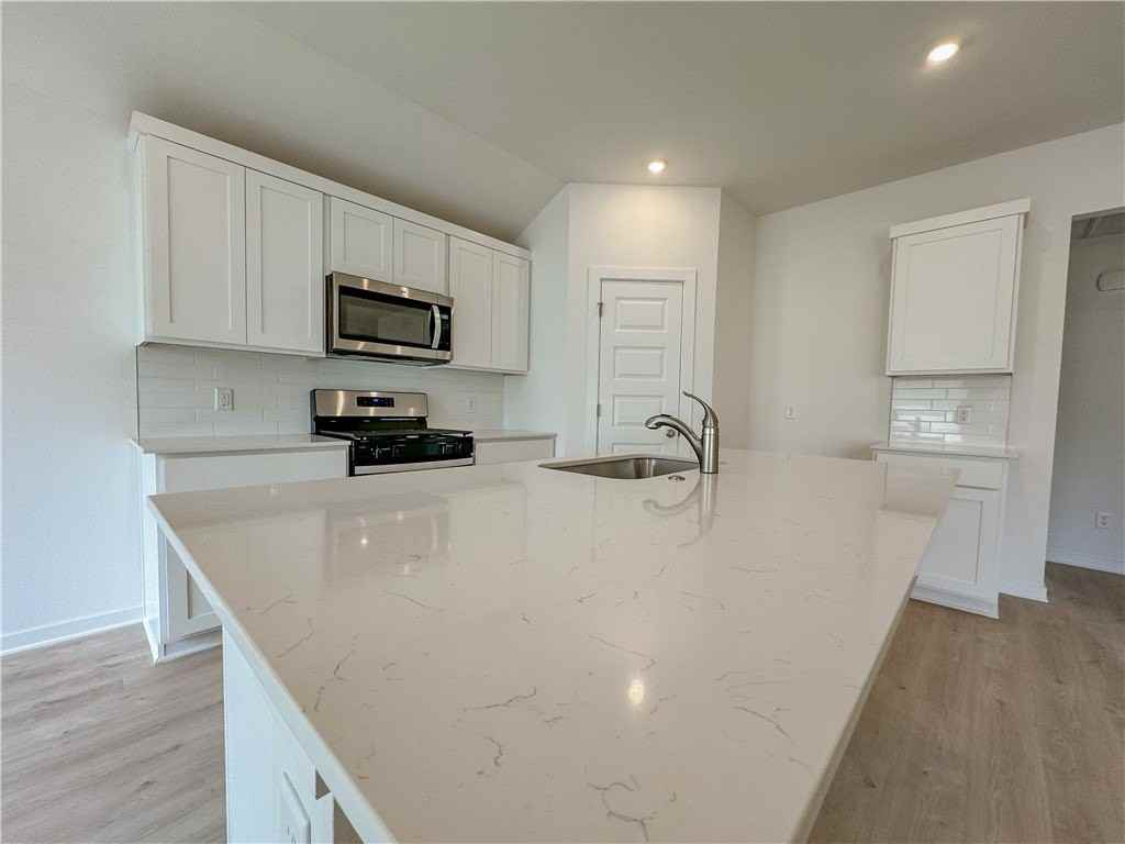 4378 W Glacier St - Photo 6 of 26
