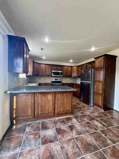 813 Baker St Nw - Photo 7 of 22