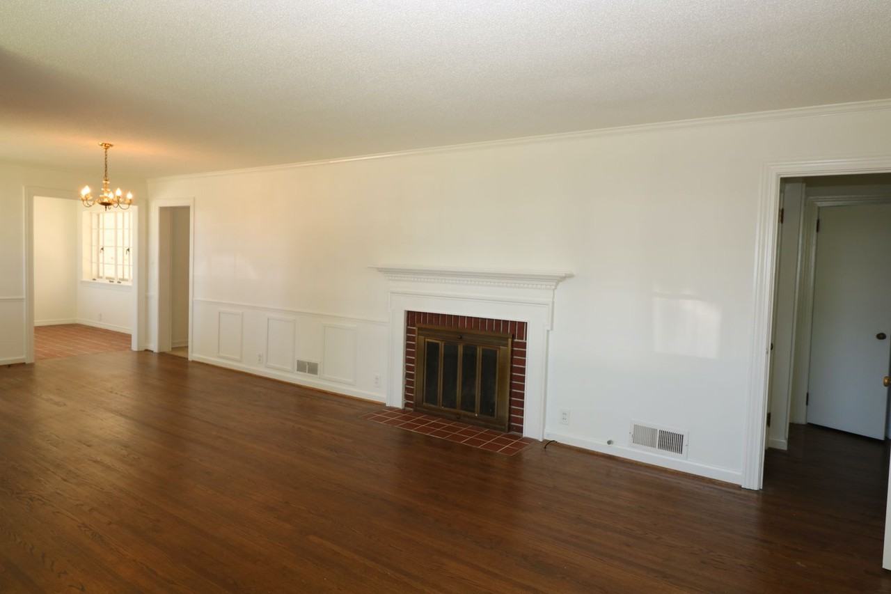 1106 Martin St N - Photo 5 of 22