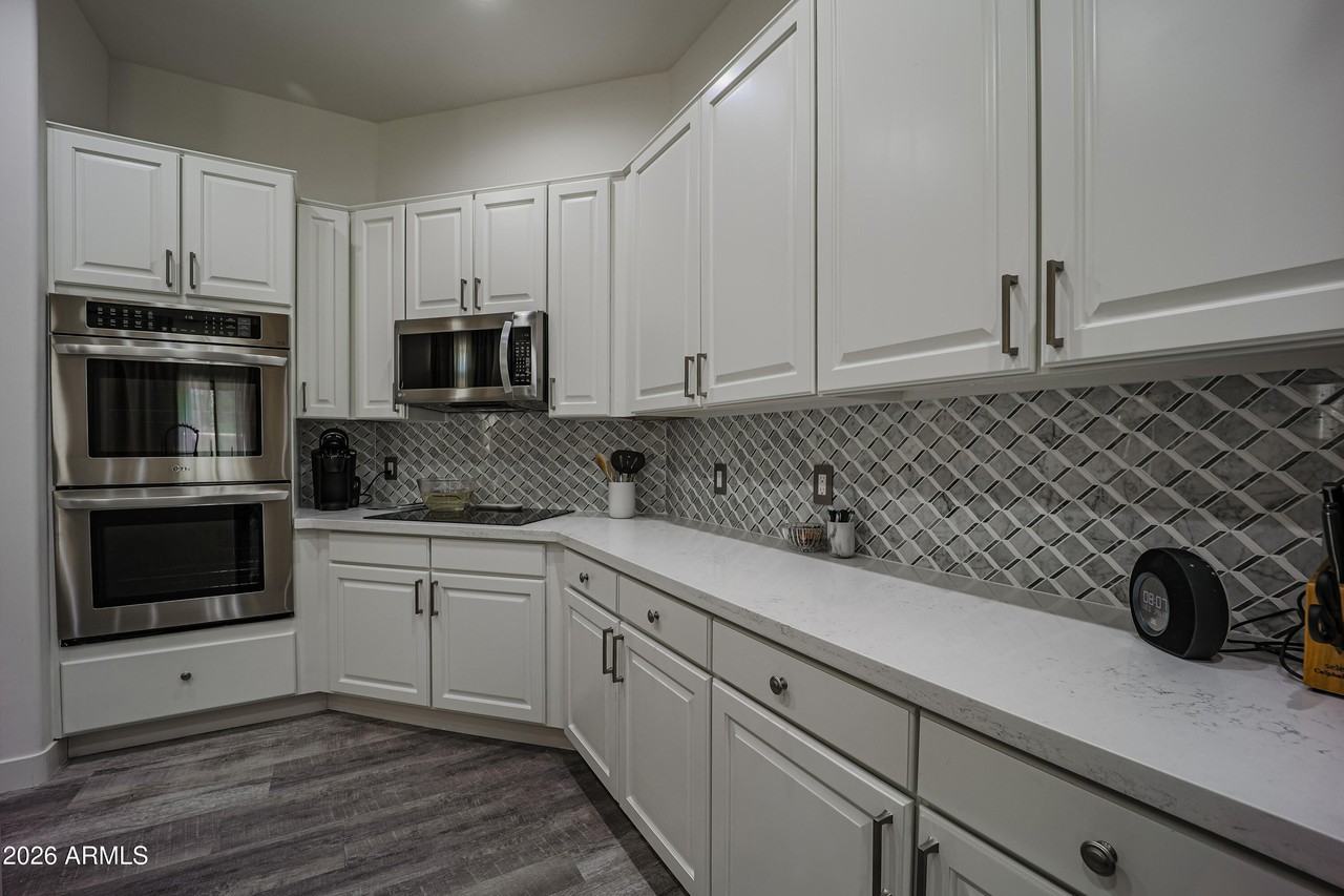 8136 E Beardsley Rd - Photo 6 of 28