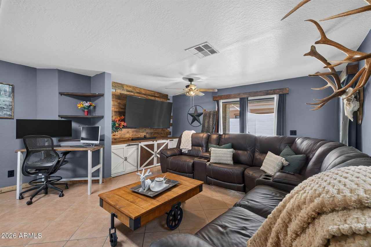 2681 S Powell Rd - Photo 4 of 35